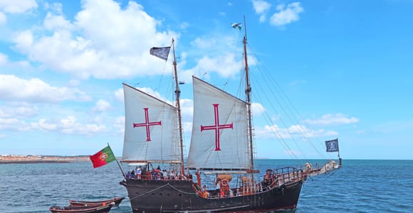 Portimão: Pirate Ship Cave Cruise