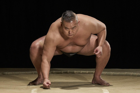 Osaka : Spectacle de Sumo avec Food BoxSièges de la Classe B