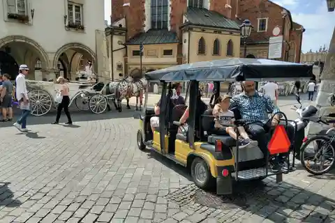 Krakova: Krakovan vanhakaupunki: Vanhankaupungin kiertoajelu sähköisellä golfkärryllä.