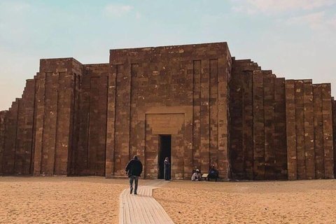 Cairo: Pirâmides, Memphis, Sakkara viagem de 1 diaTour particular incluindo traslados, guia de turismo, almoço e entrada