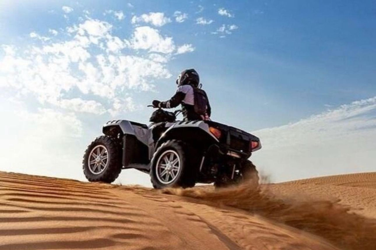 Compartir: Safari por el desierto con conducción en dunas y sandboarding