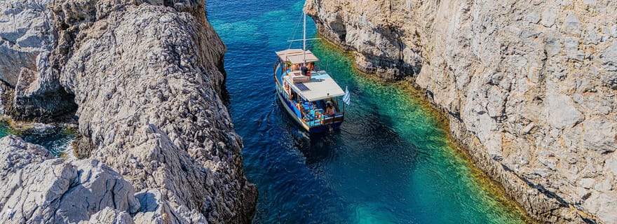 Excursion privée au coucher du soleil : Lindos sur un bateau grec traditionnel
