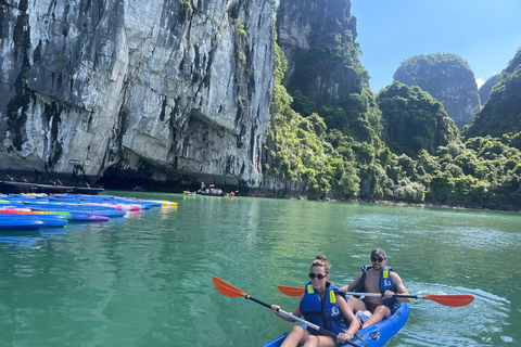 Hanoi: Halong Bay Cruise with Lunch, Cave, and Island Visit