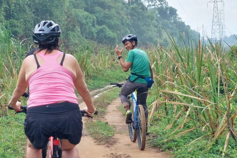 Phuket: Półdniowa wycieczka rowerowa po okolicy z lunchem
