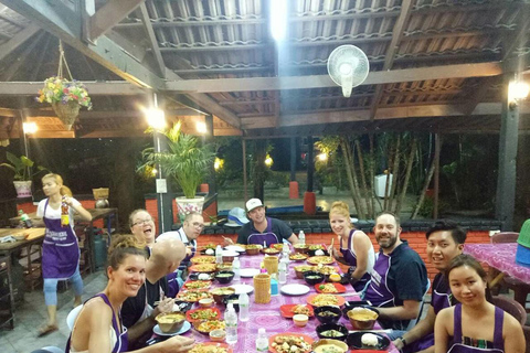 Krabi : Cours de cuisine à l'école de cuisine Thai Charm avec repas