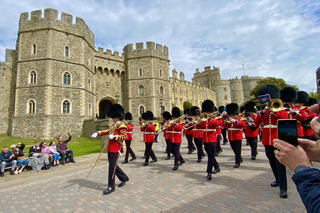 London: Windsor, Stonehenge & Bath with 14th-Century Pub