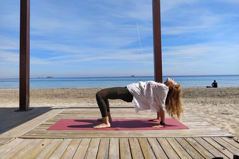 YOGA E MEDITAZIONE IN SPIAGGIA O NELLA FORESTA