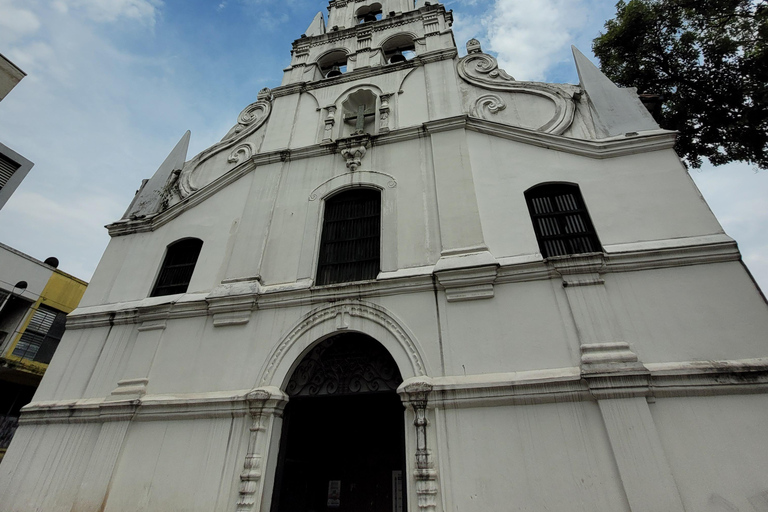 « Medellín dévoilée » Comuna 13, Plaza Botero et téléphérique« Medellín dévoilée » : Comuna 13, Plaza Botero et téléphérique