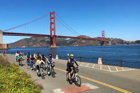 San Francisco: Bike Tour with Muir Woods and Sausalito Visit
