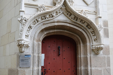 Nantes: 90-minute tour of St. Peter and St. Paul Cathedral with a professional guide