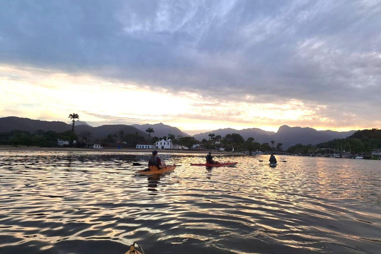 Paraty: Mangrove Kayak Tour with Capybara sightings