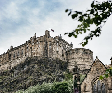 Edinburgh Castle: Highlights Tour with Tickets, Map & Guide