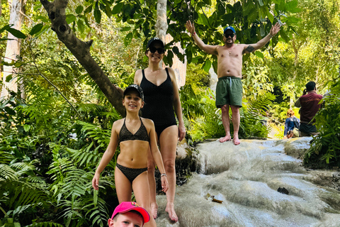 Chiang Mai : Excursion d'une journée à la cascade de Sticky et au rafting