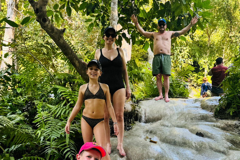 Chiang Mai : Excursion d'une journée à la cascade de Sticky et au rafting