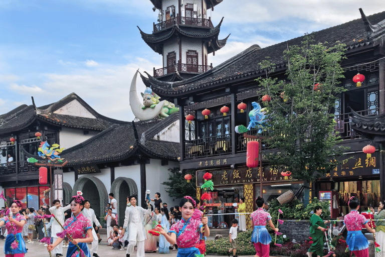Shanghai Zhouzhuang Water Town Guided Tour with Free Time