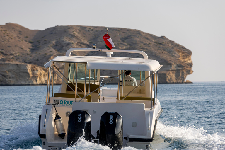 Mascate : Croisière au coucher du soleil avec le fort d&#039;Al Jalali et le fort de Mirani