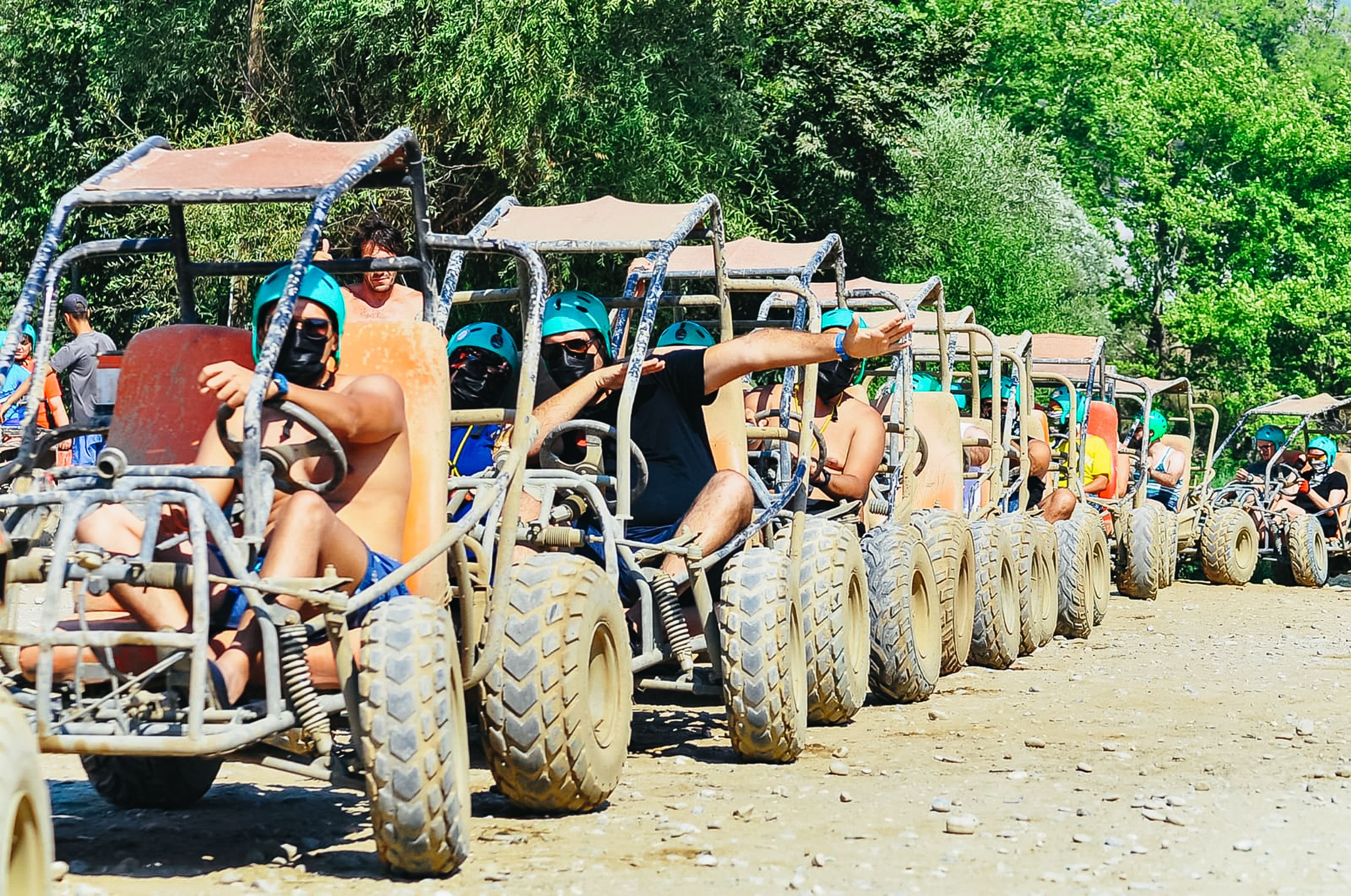 Antalya: Ziplining, Rafting, Jeep Tour & Quad Safari mit Essen