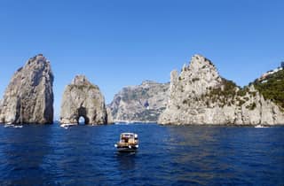 Ab Neapel: Sightseeing-Bootstour im Golf von Neapel und nach Capri