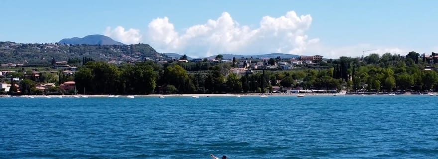 Au départ de Lazise : 4 heures de tour en bateau croisière commentée sur le lac de Garde