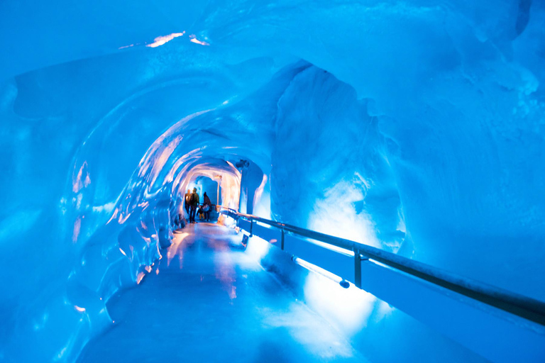 Viagem privada: Zurique ao Monte Titlis - rotativo, caverna de gelo, penhasco