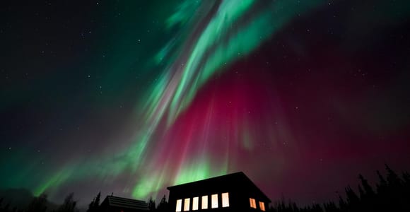 Fairbanks Aurora Camp: Mountaintop 360° Alaskan Cabin