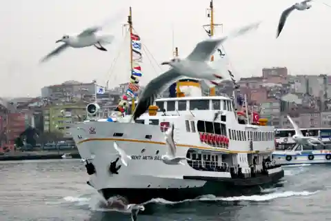 Istambul: Cruzeiro matinal pelo Bósforo com café da manhã