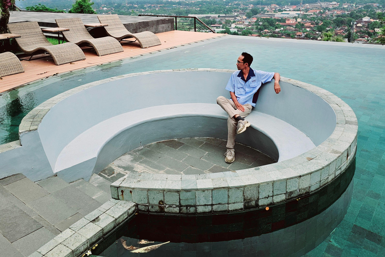 Yogyakarta: Instagrammable Cafes with Temple & Volcano View