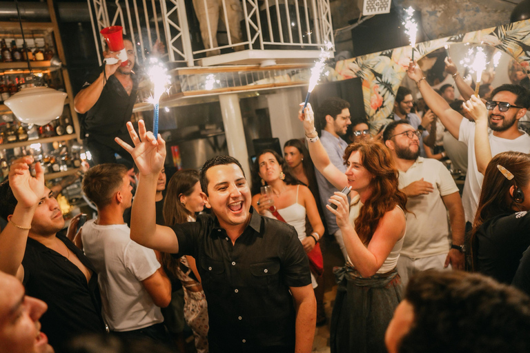 Live and feel Cartagena through its cocktails. Experience Cartagena through its cocktails