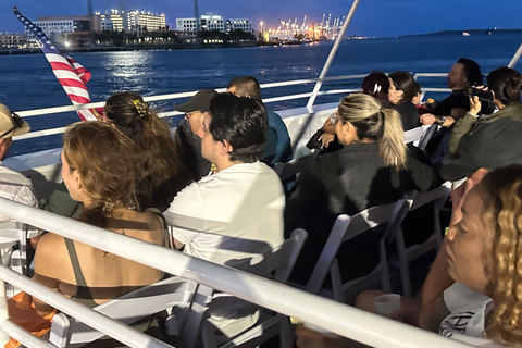 Crociera serale al tramonto a Miami Case dei milionari + Luci dello skylineCrociera al tramonto a Miami: case da milionari + luci dello skyline