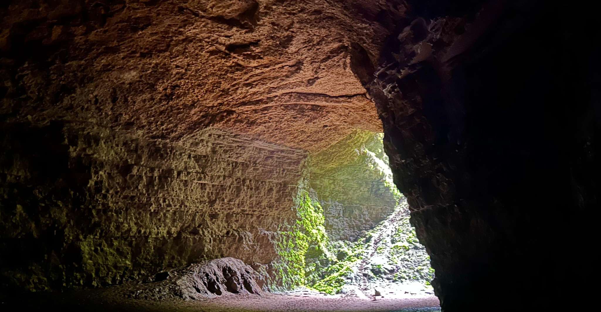 Yogyakarta, Jomblang Cave and Timang Beach - Housity