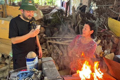 Bangkok: Railway Market & Floating Market Private Tour