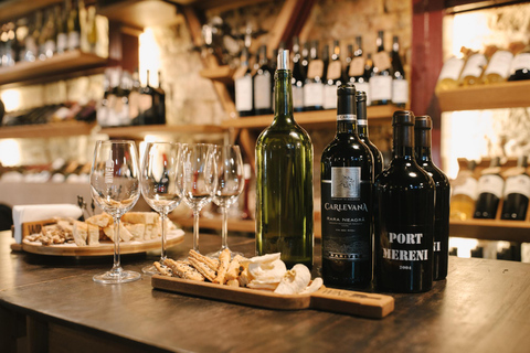 Chișinău: City Tour, Wine Painting Workshop, & Tasting