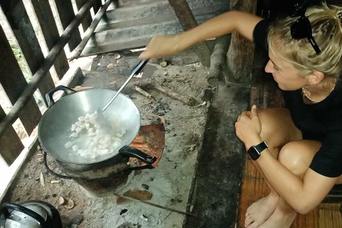 Chiang Mai: 2-dagars djungelvandring med elefantfarm och forsränning