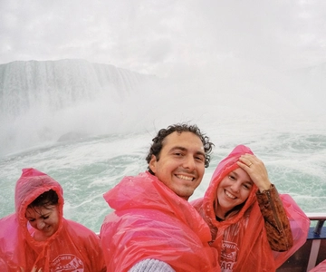 From Toronto: Niagara Falls Day Trip with Boat Tour Options