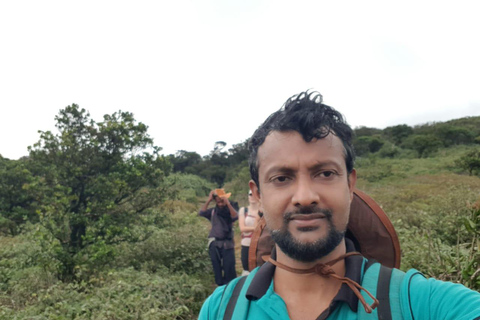 纳克尔斯峰探险和希洛亚村露营 2 日游