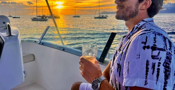 Papeete: Sunset Cruise with Gourmet Snacks and Drinks
