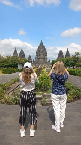 YOGYAKARTA : VISIT SULTAN PALACE , TAMANSARI , AND PRAMBANAN