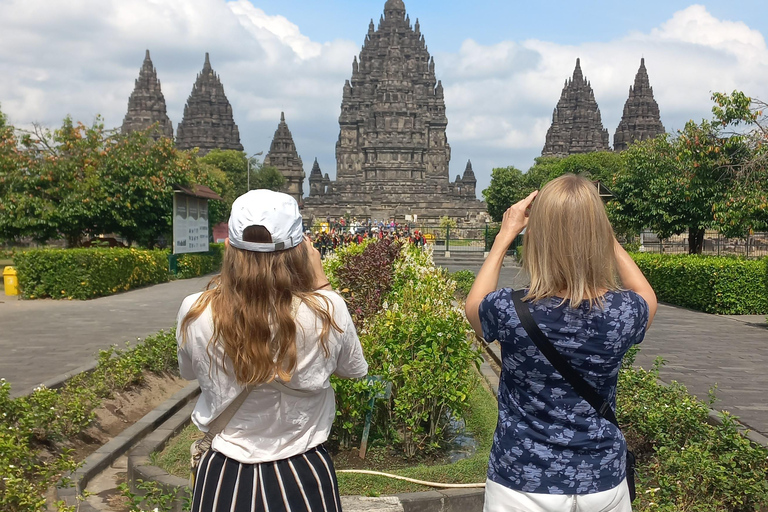 TRAMONTO DI PRAMBANAN