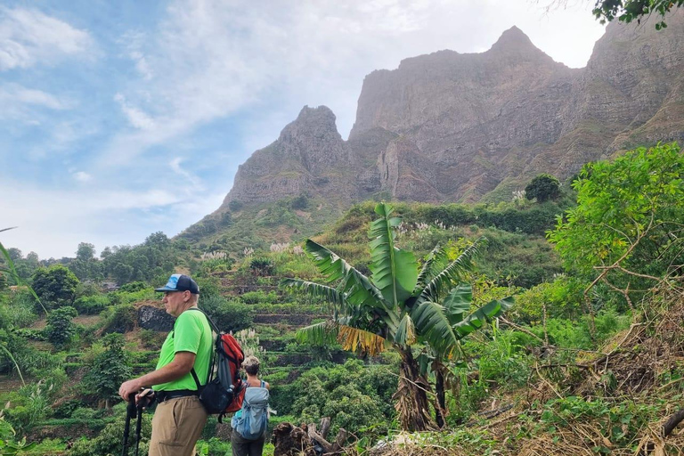 Trekking Rui Vaz, Longueira i ogród botaniczny