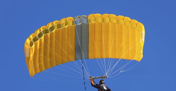 Fly over San Sebastian in our paragliding experience