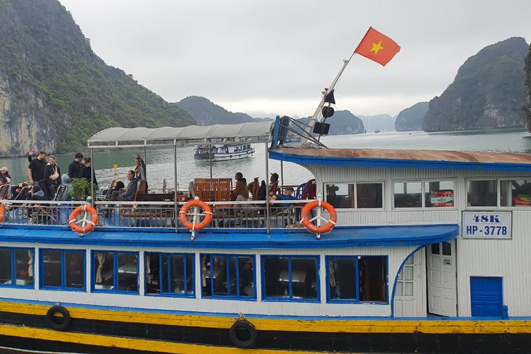 Cat Ba : Lan Ha, baie de HaLong journée complète - vélo, kayak, déjeunerCat Ba : Lan Ha &amp; Ha Long Bay Boat Tour w/Kayak, Bike &amp; Lunch