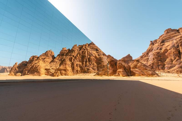 AlUla: Private Guided Tour with Transportation