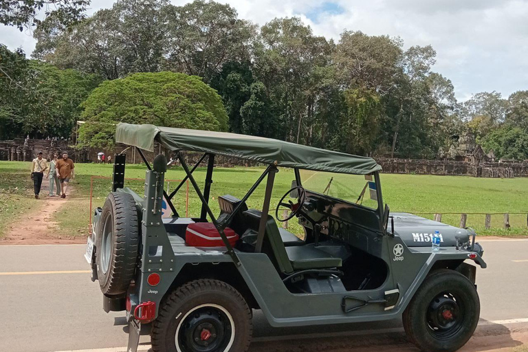 Siem Reap: Angkor Wat Sunrise Tour by Vintage Jeep