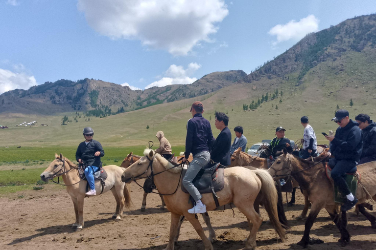 From UB: Day Tour to Chinggis khan statue and Nomadic family