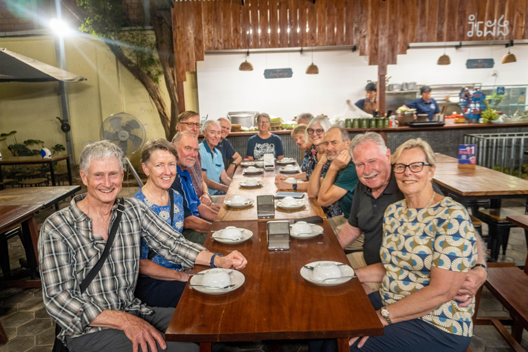 Siem Reap: Morning Food Tour, Market Walking & Street Art Vespa Tour Option