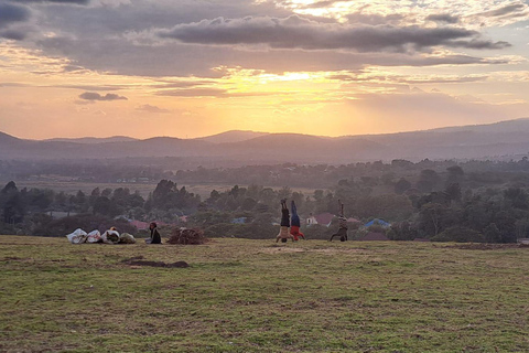 Arusha: Panoramic Sunset View with Food OptionsPanoramic Sunset View with Hot Picnic Style Meal