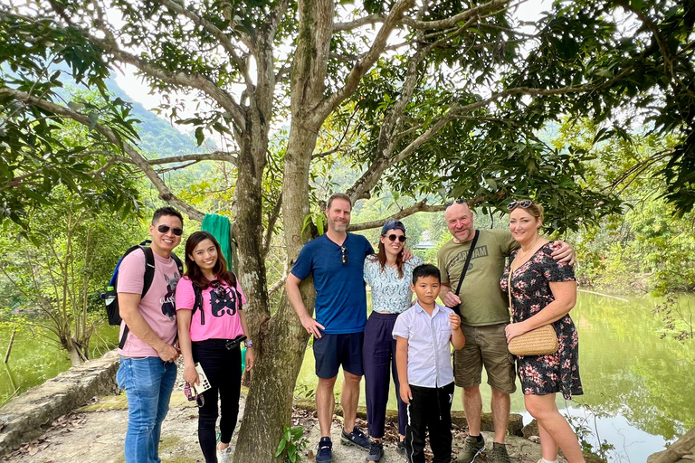 Trang An - Grotta di Mua - Hoa Lu - Bicicletta - visita alla famiglia locale