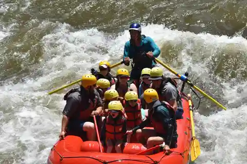 Cañon City: Family Float Rafting FREE Lunch, Photo & Wetsuit