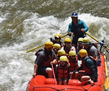Cañon City: Family Float Rafting With Lunch, Photo & Wetsuit