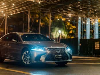 Noosa Heads & Eumundi Markets Private VIP Tour from Brisbane